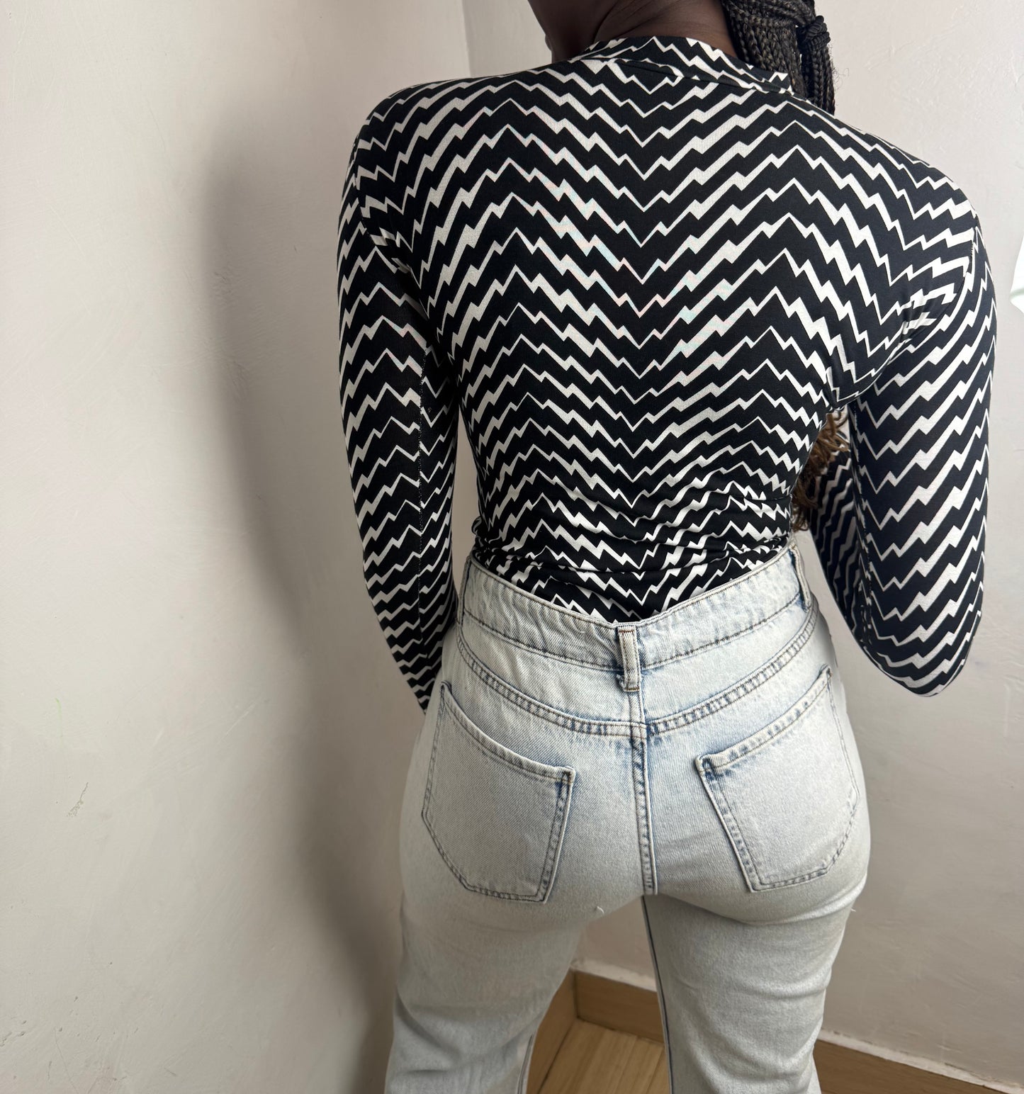 Abstract Long Sleeved Stretcher Top