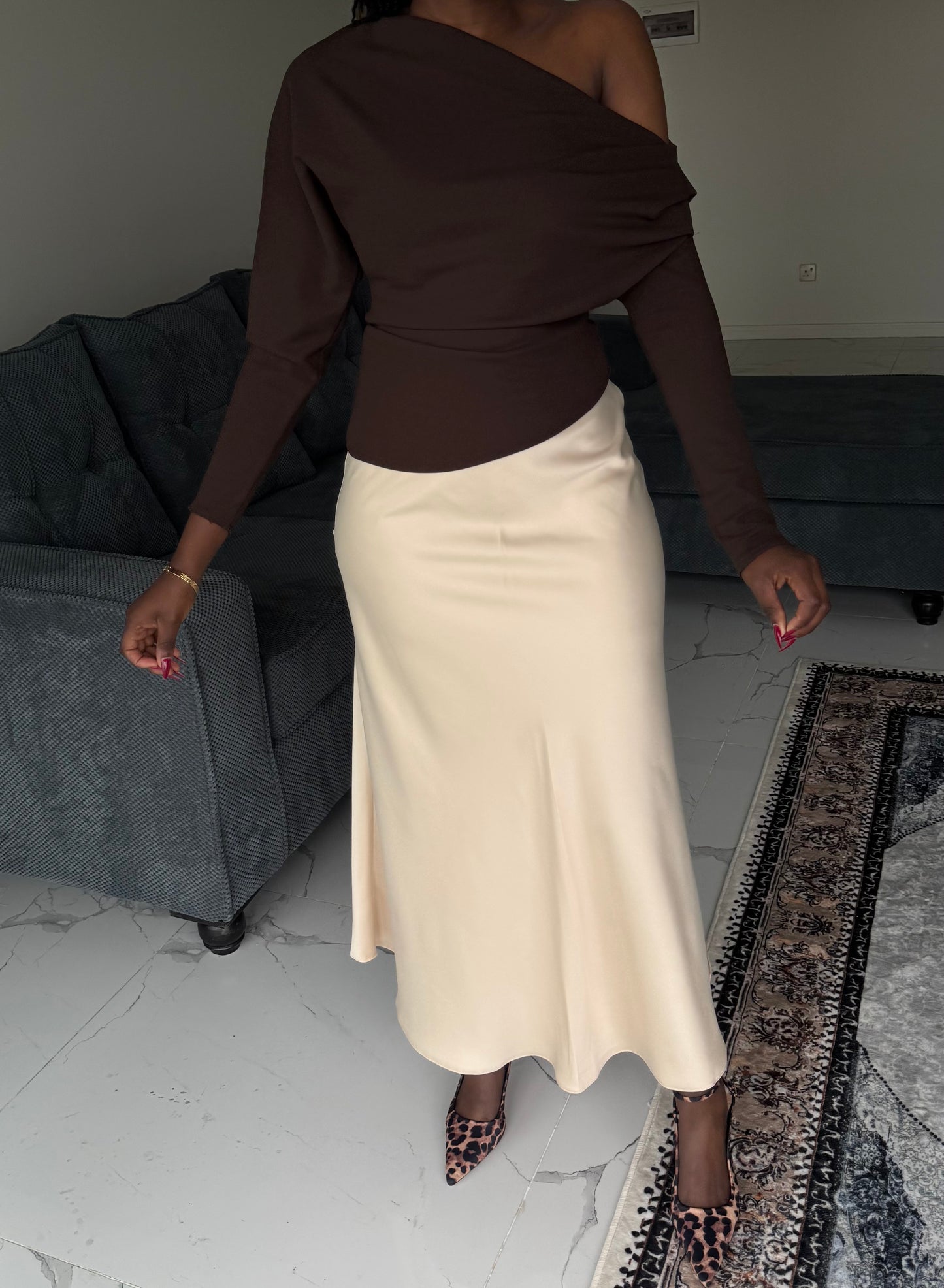 One-hand Offshoulder Asymmetrical Long-Sleeved Top