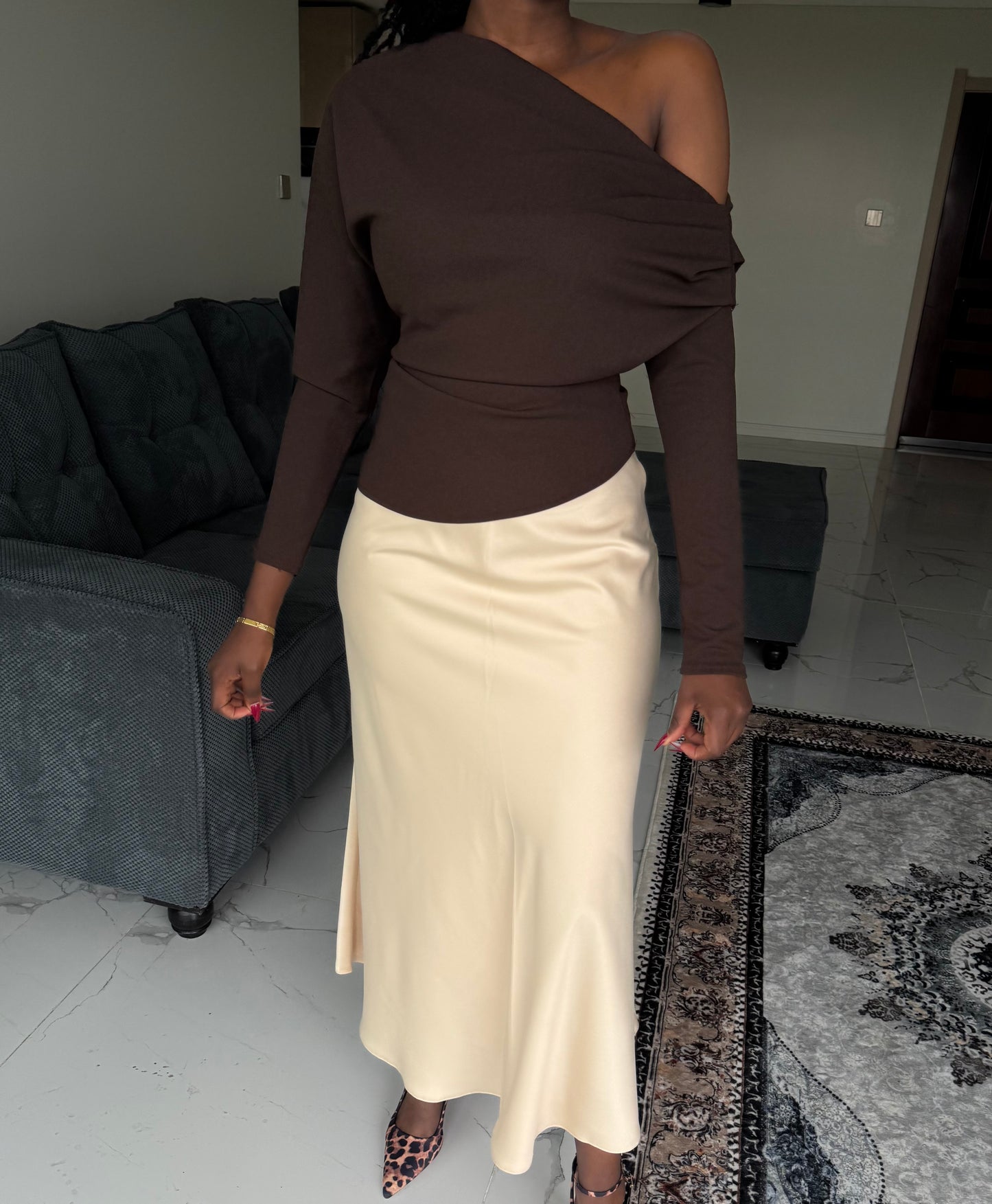 One-hand Offshoulder Asymmetrical Long-Sleeved Top