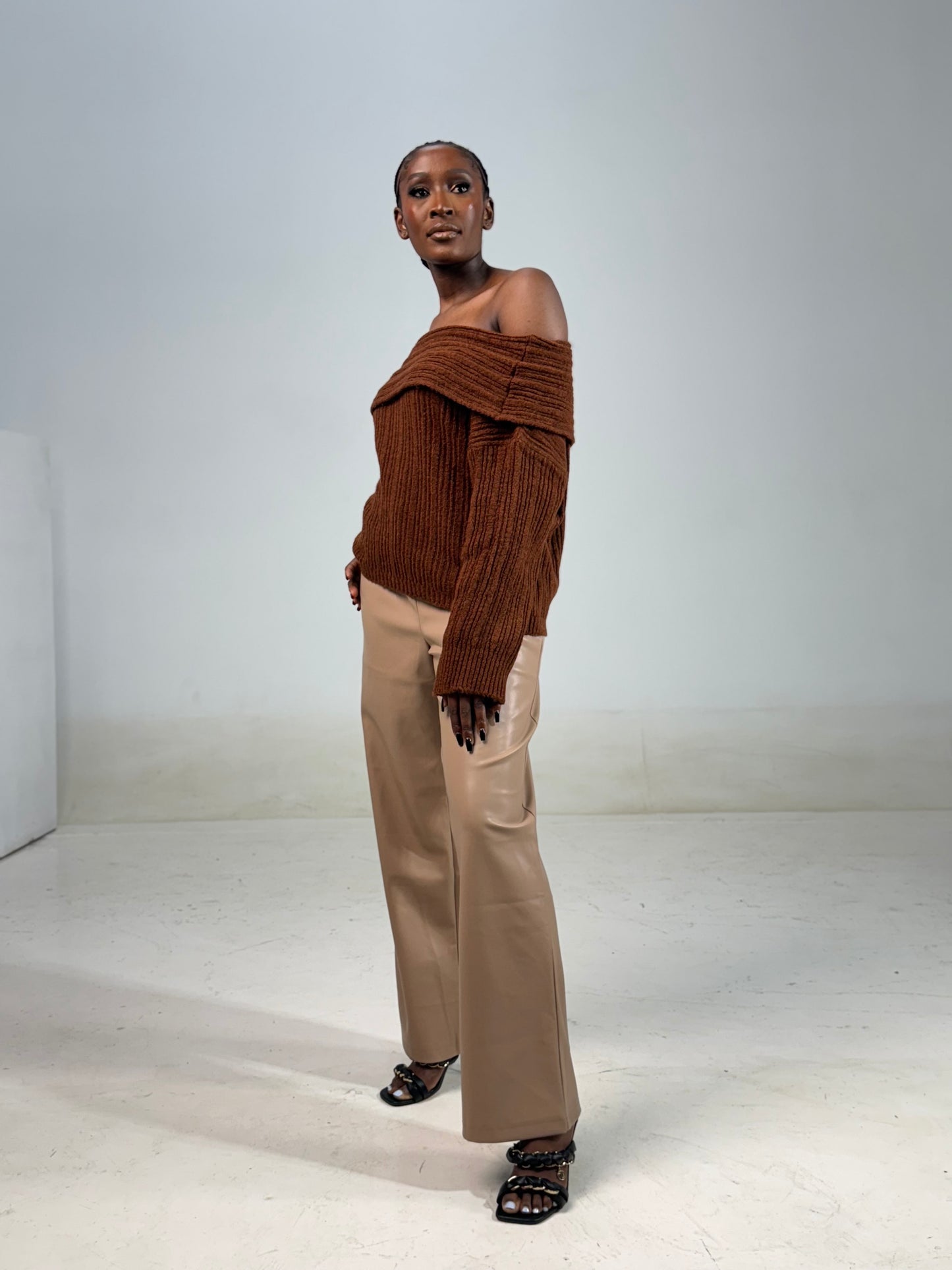 Offshoulder Sweater