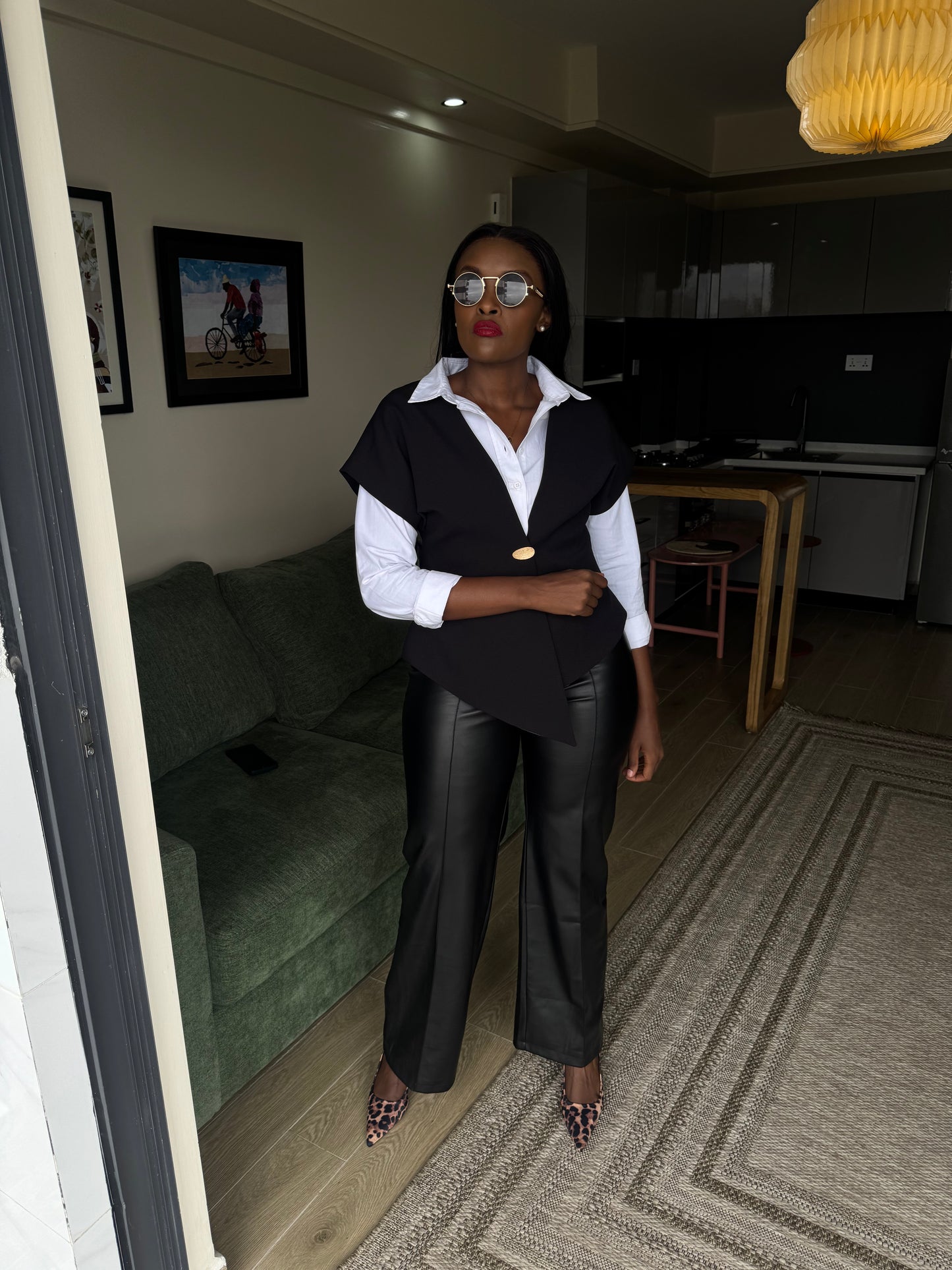 Dahlia Short Sleeved One-buttoned Halfcoat