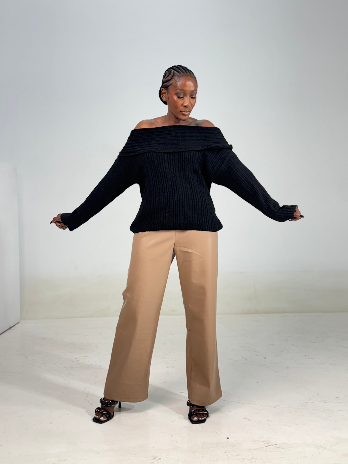 Offshoulder Sweater