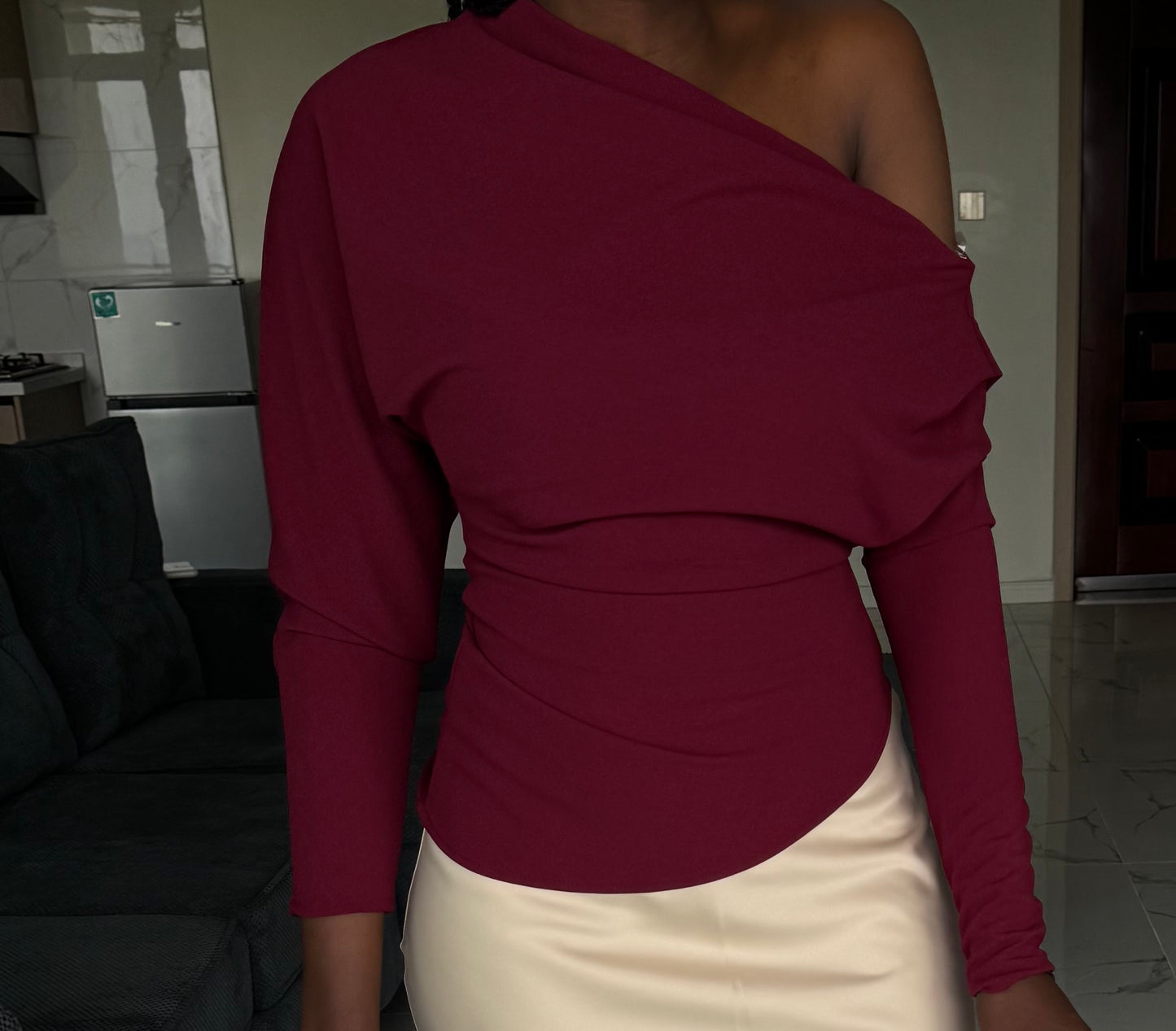 One-hand Offshoulder Asymmetrical Long-Sleeved Top