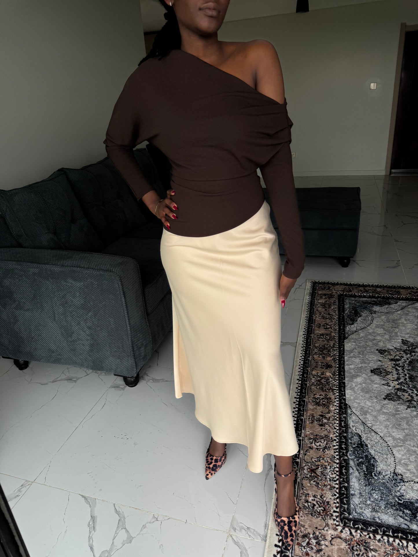 One-hand Offshoulder Asymmetrical Long-Sleeved Top