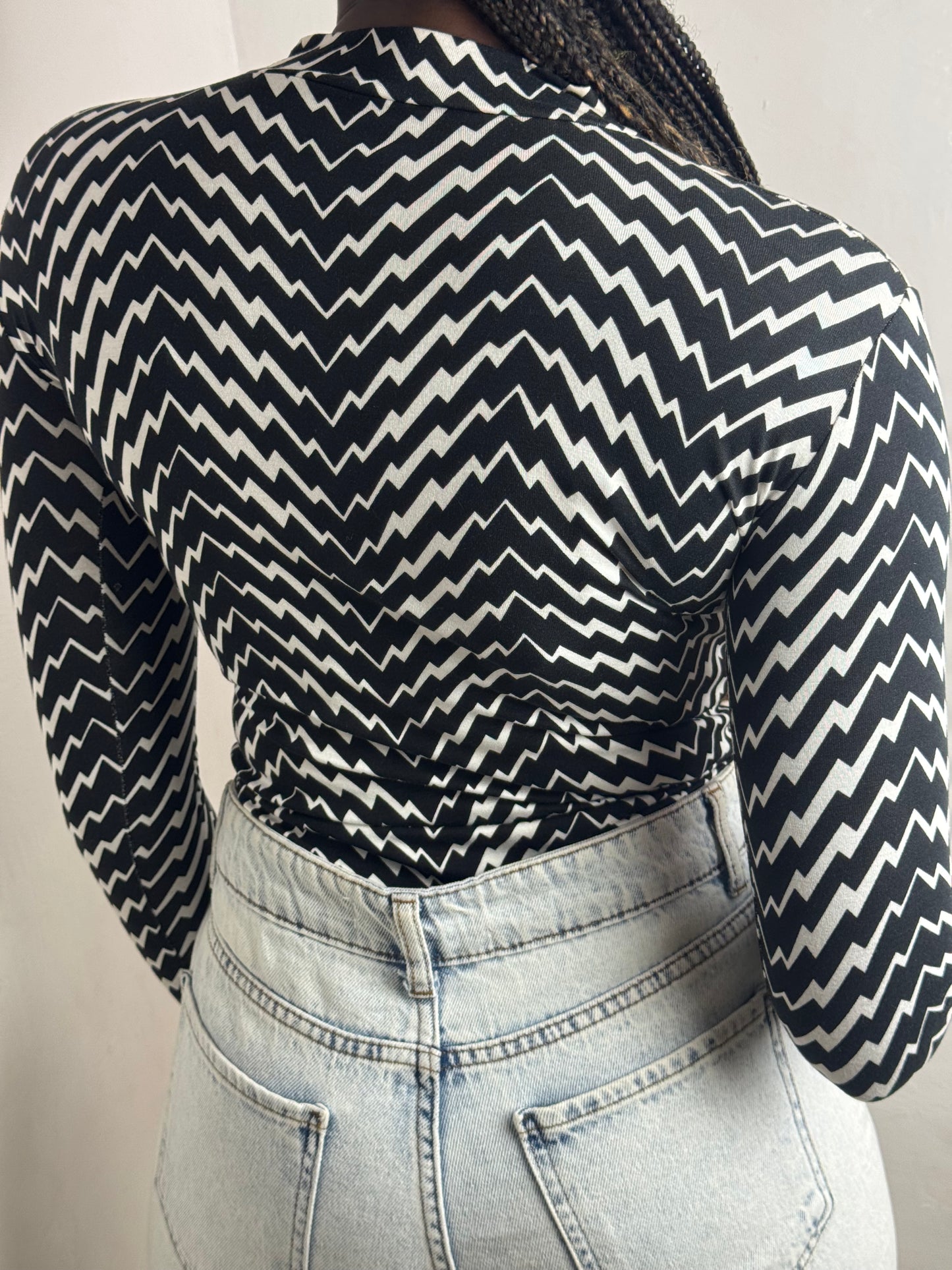 Abstract Long Sleeved Stretcher Top