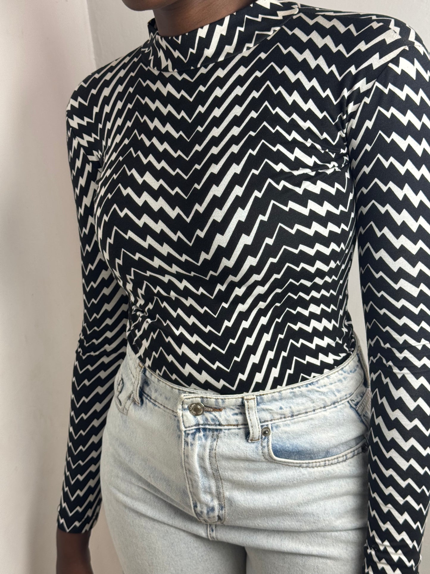 Abstract Long Sleeved Stretcher Top