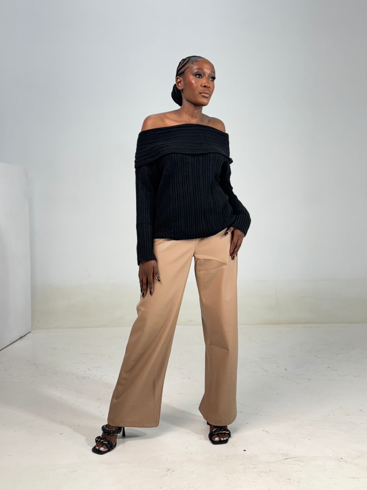 Offshoulder Sweater