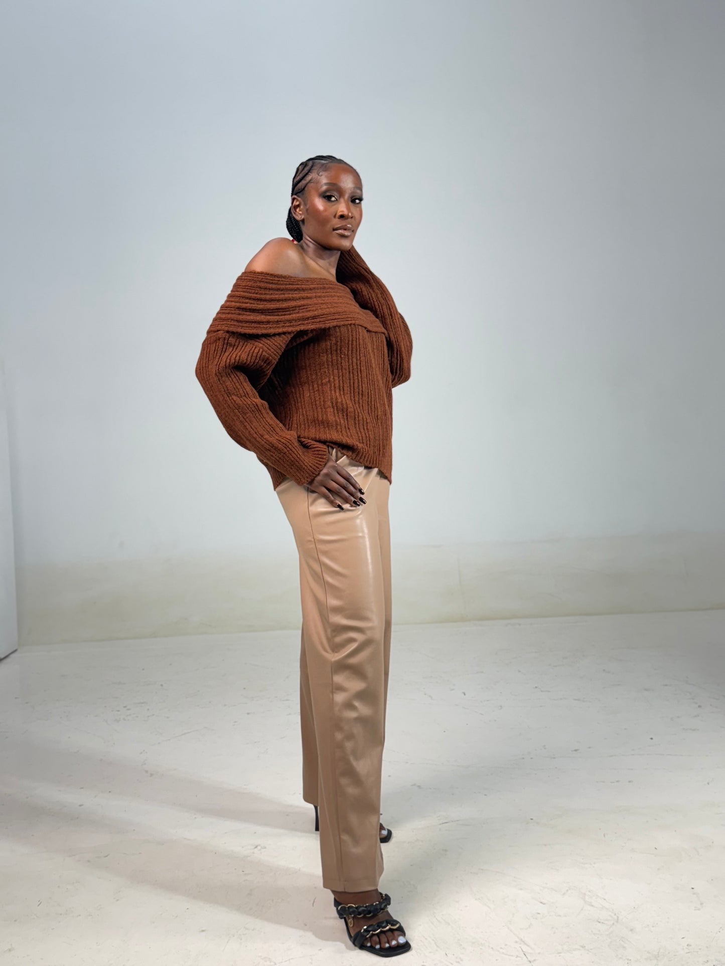 Offshoulder Sweater