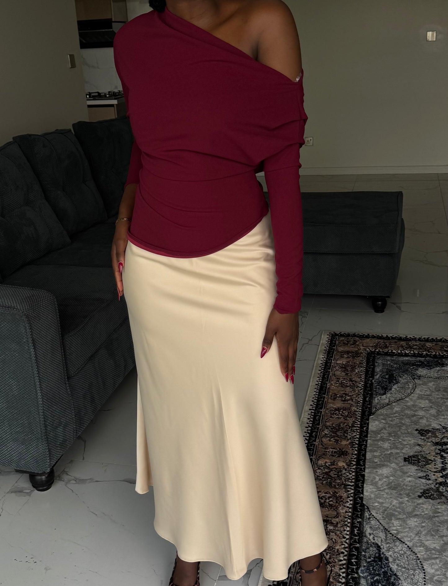 One-hand Offshoulder Asymmetrical Long-Sleeved Top