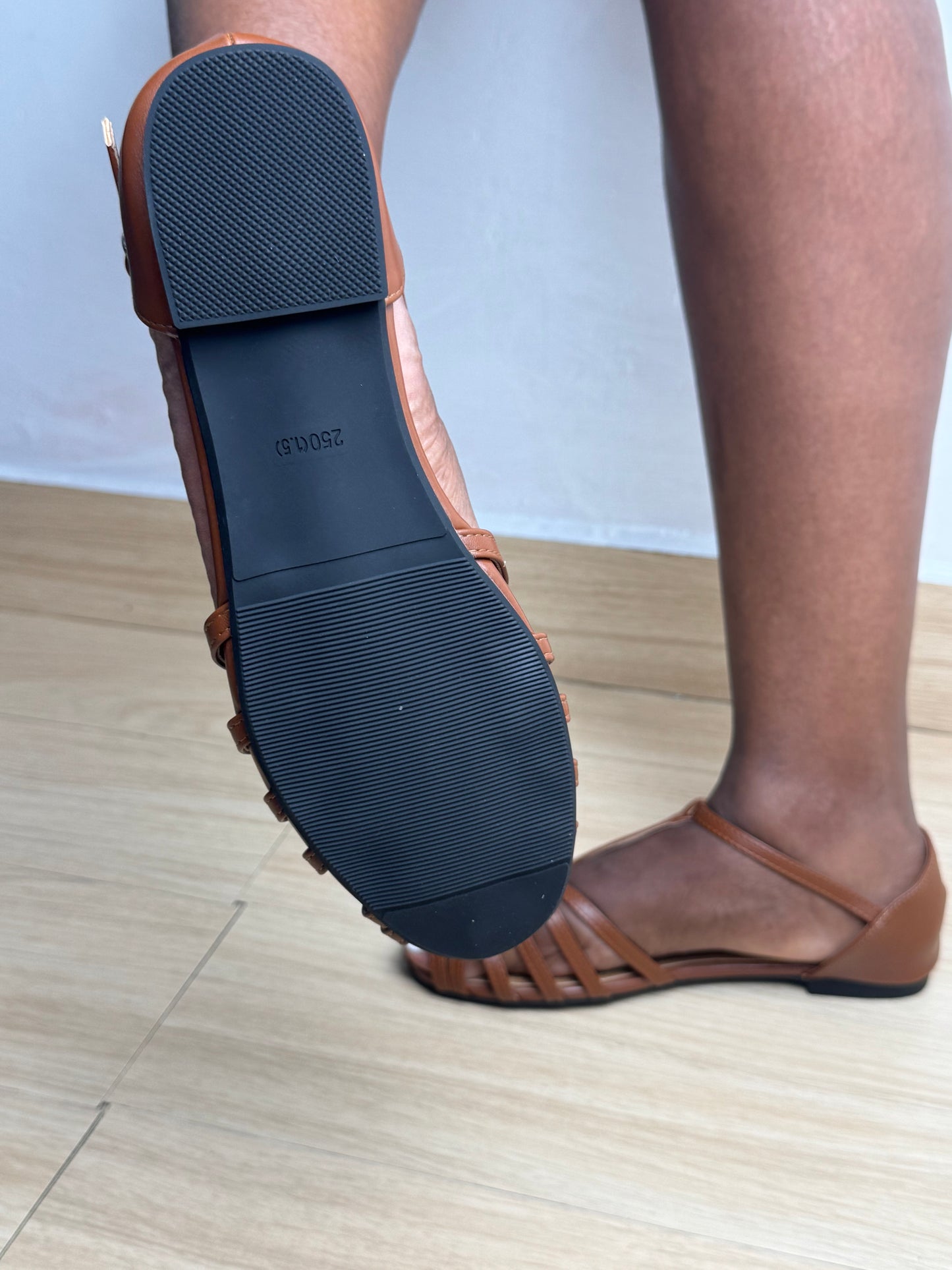 Closed Round-toe Gladiator Flats